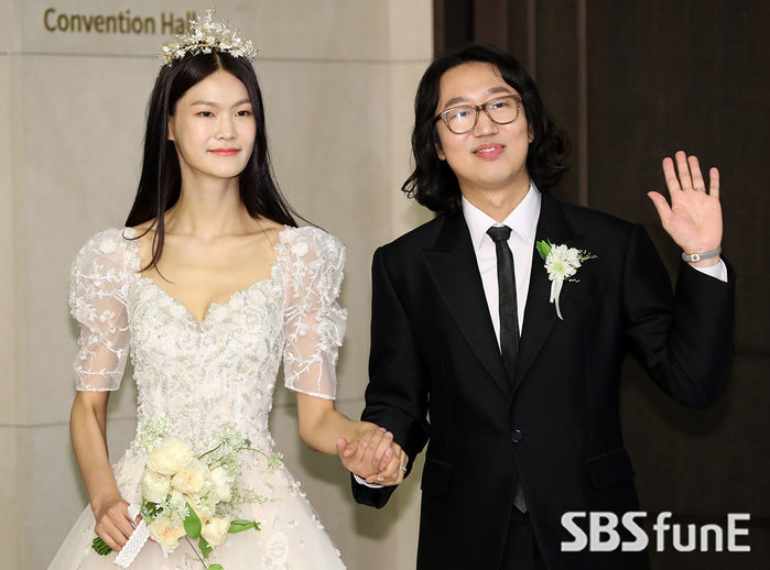 [E포토] 김경진-전수민, 행복한 신랑 신부