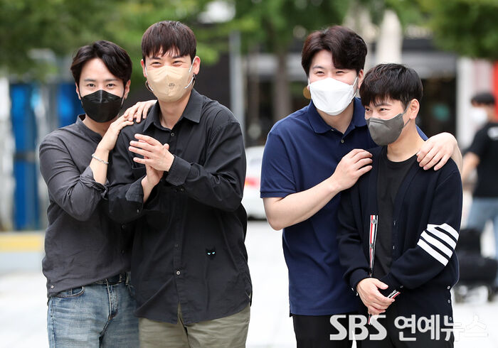 [E포토] 라포엠, 기분 좋은 퇴근길