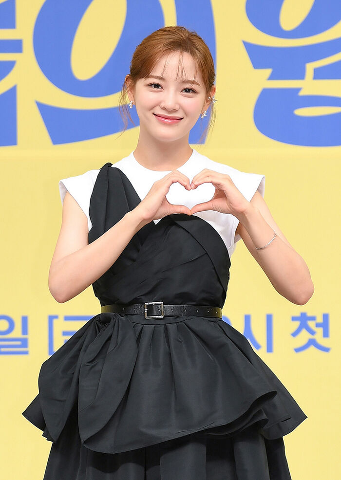 오늘의 웹툰 김세정 세상에 손가락질 받을 열정은 없다…온마음이 보여줄 것