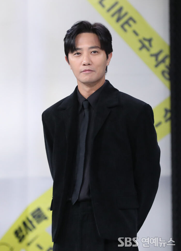 [E포토] 진구, 수사과장의 부드러운 눈빛