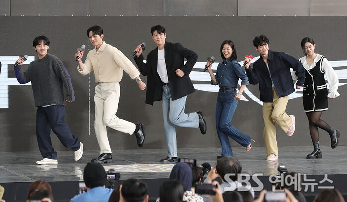 [E포토] 부산국제영화제 찾은 러닝메이트의 주역들