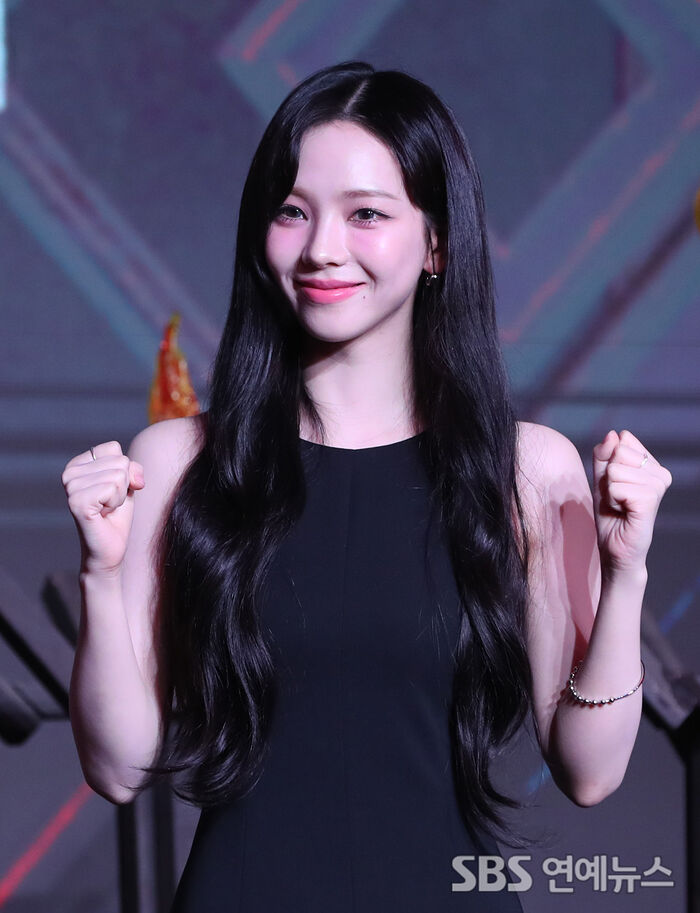 [E포토] 에스파 카리나, 추리 마니아의 추리 예능 도전