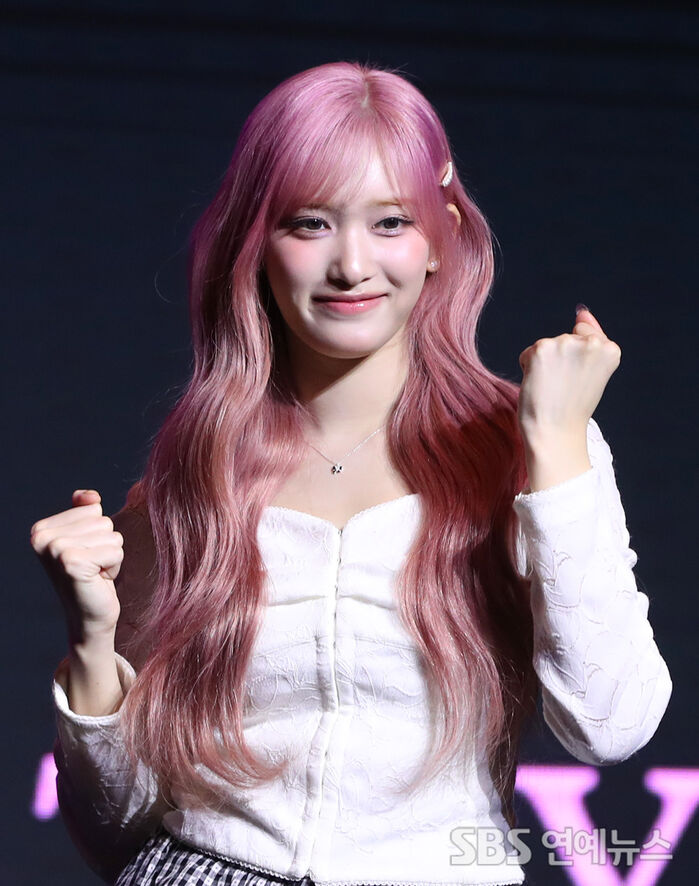 [E포토] 아이브 이서, 막내의 당찬 화이팅