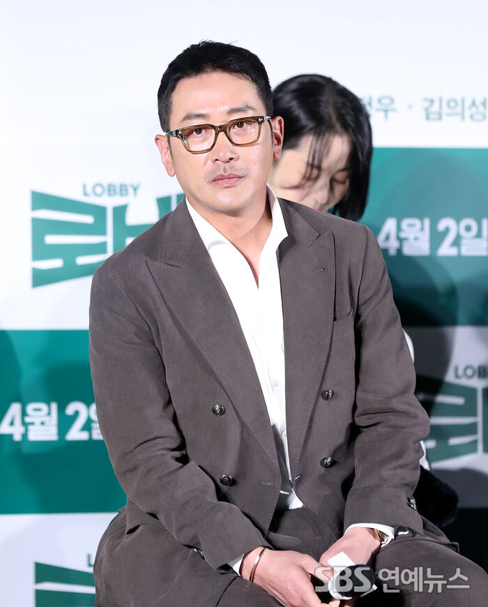 [E포토] 하정우, '감독 겸 배우로 인사드립니다'