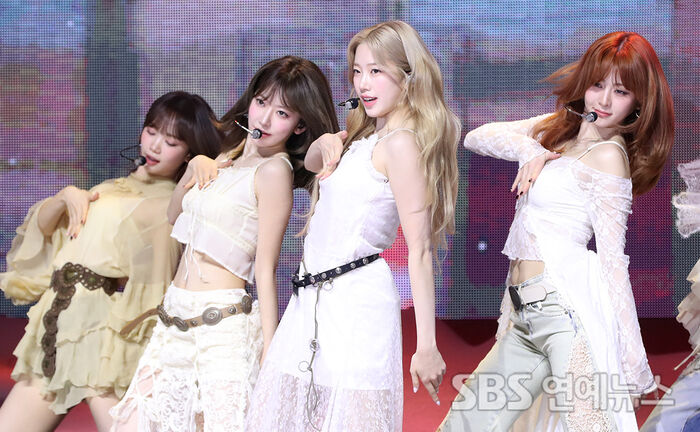[E포토] 르세라핌, HOT한 무대 퍼포먼스