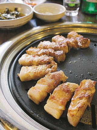 ‘고깃집+밥집’ 복합 콘셉트 신개념 삼겹살집