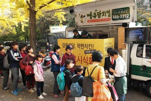땡큐맘치킨, 드림카 출동하니 가맹점 매출 늘어..