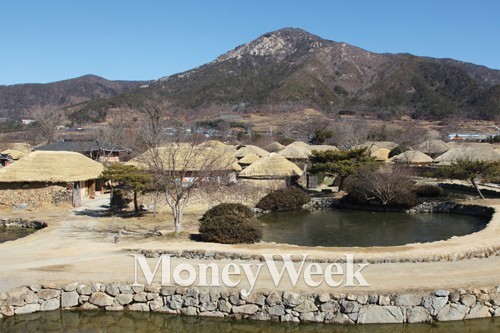 국밥 먹고 초가에서 하룻밤