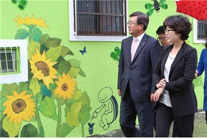 대한주택보증, 부산 노인인구 밀집 지역에 벽화그리기 사업 완료