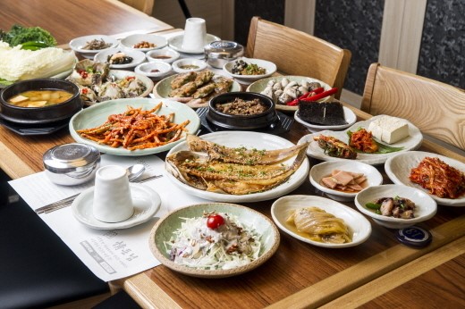 비교적 저렴하게 맛볼 수 있는 남도의 맛과 정취 <남도한식 정든님>