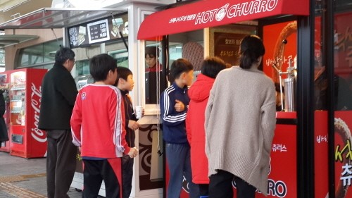 츄로스 전문점 샵인샵 이동매대 등 맞춤형 창업 가능해..