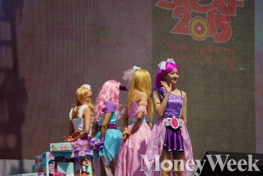 [MW사진] SICAF 2015 안녕 시크릿 플라워밴드야~