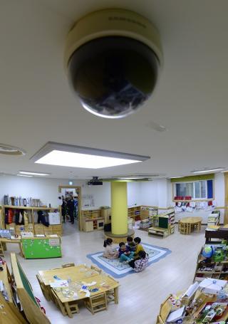 오산 어린이집서 6개월 아기 뇌사 상태… CCTV 없어 수사 난관