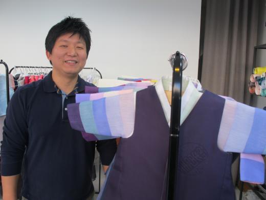 “한땀 한땀 손으로 뜬 한복 빌려드립니다”