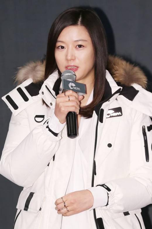 전지현 득남, 결혼 4년 만에 엄마로…산모·아이 모두 건강
