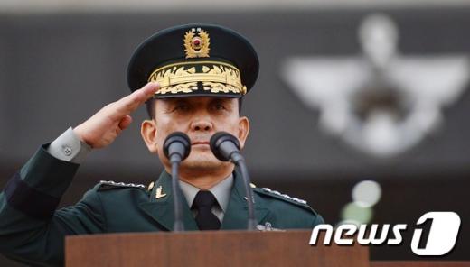 이순진 합참의장, 해군 작전지 방문해 장병들 독려 이순신 장군 말씀 기억하자