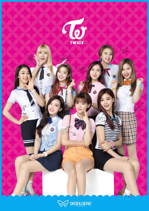 스쿨룩스, 하복 ‘올뉴 스커트&블라우스’ 출시…모델은 트와이스
