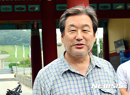 김무성, 아버지 전남방직 김용주 동상 참배 삼일상회, 이름으로 곤욕