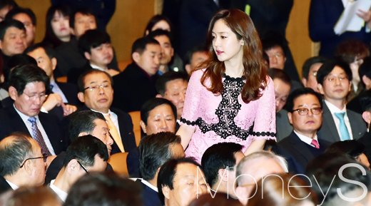 [머니S포토] 51회 납세자의 날 기념식, 참석한 성유리