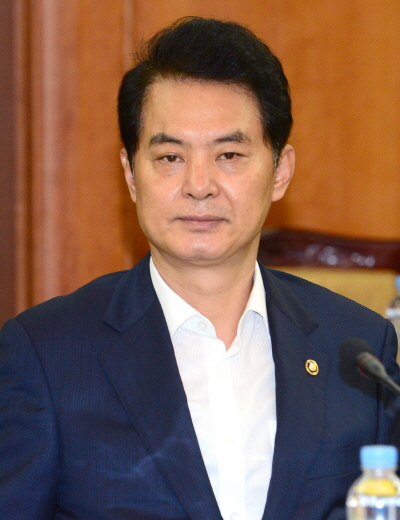 먹거리 공포 유럽산 돼지고기로 확산… 류영진 식약처장 “식육가공품, 꼭 익혀드세요”