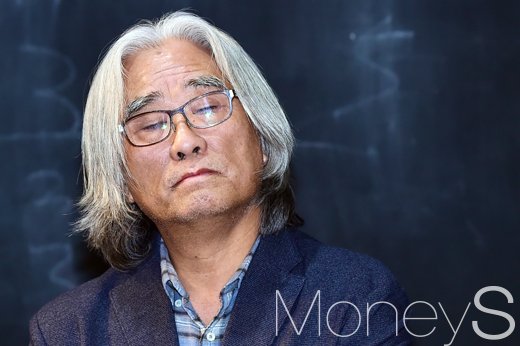 이윤택 성폭행, 철저한 수사하라 청와대 청원… 20만명 돌파