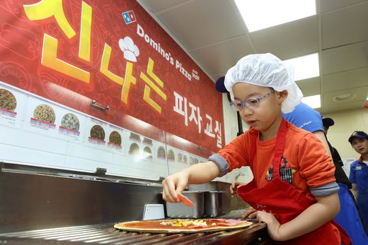 도미노피자, 봄 맞이 신제품 … 고소한 풍미와 바삭한 식감으로 봄철 입맛 사로잡아~