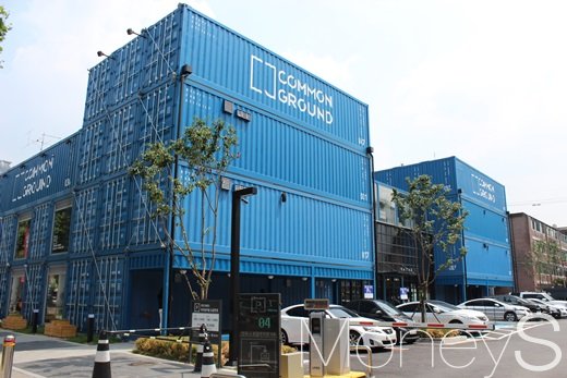 인테리어에 문화까지… 패션업계의 변신은 무죄