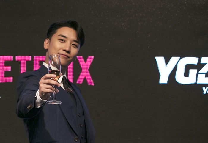 블랙코미디 YG전자 속 승리, 클럽 버닝썬 주인