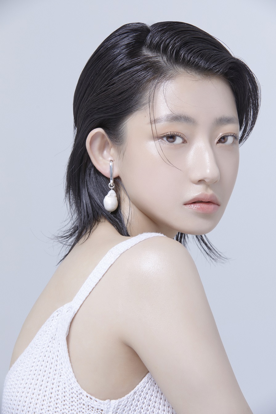 [★뷰티] 노영주, 무결점 투명 피부로 우아하고 청순하게