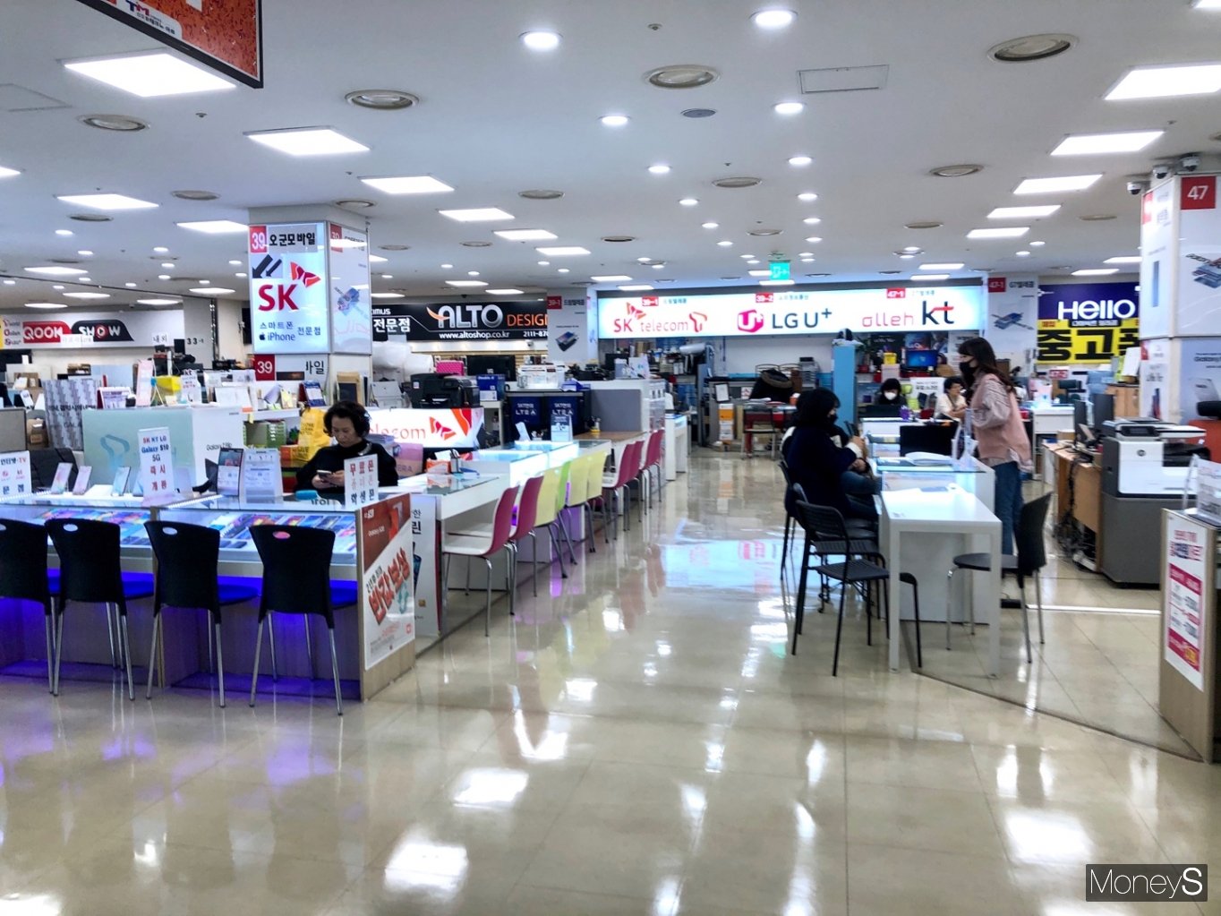‘공짜폰’ 된 갤S10 5G… “주말 물량 대거 소진될 것”