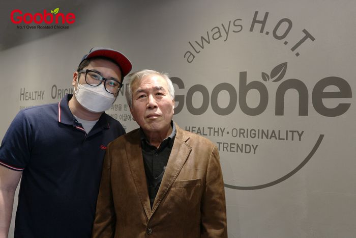 굽네치킨 가맹점주가 말하는 경쟁력은 대를 이은 매장 운영…굽네 브랜드력을 믿었죠