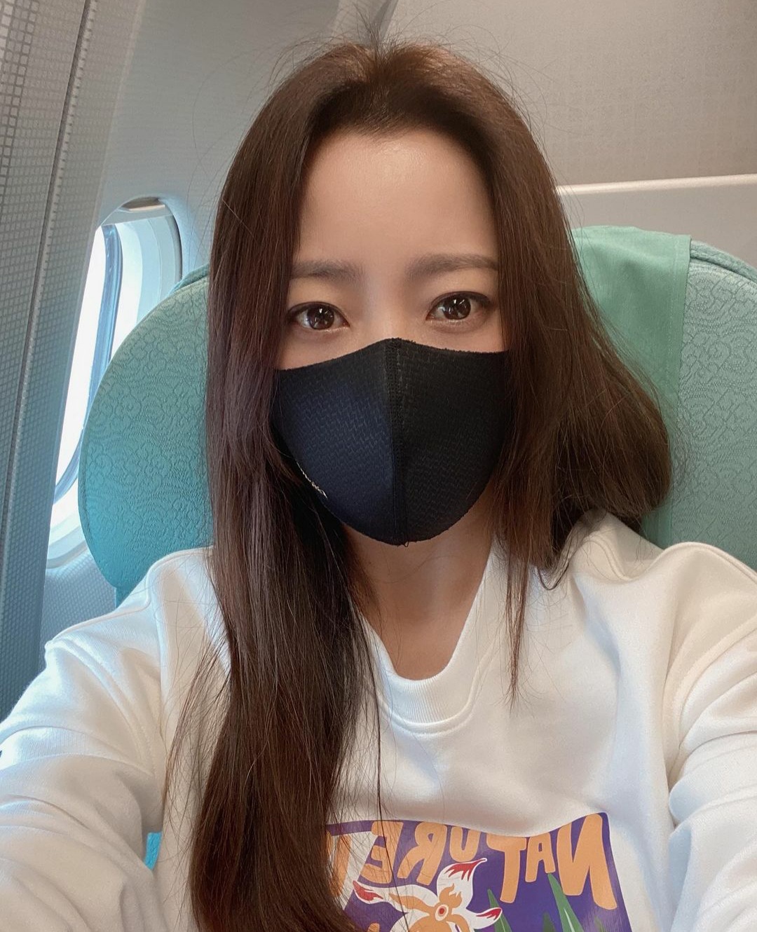 김희선, 우도주막 가는 길… 마스크로 가려도 여신