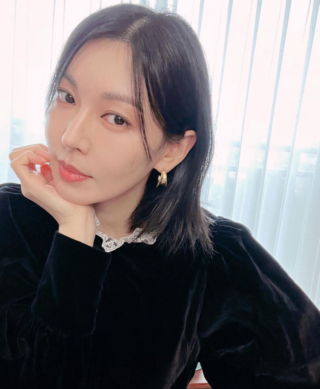 김소연, 긴 머리 싹뚝…단발 머리도 찰떡이네
