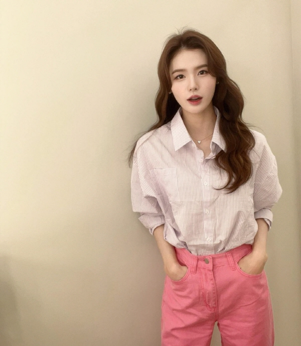 미녀 골퍼 박진이, 화사한 핑크룩… 아이돌 뺨치는 비주얼