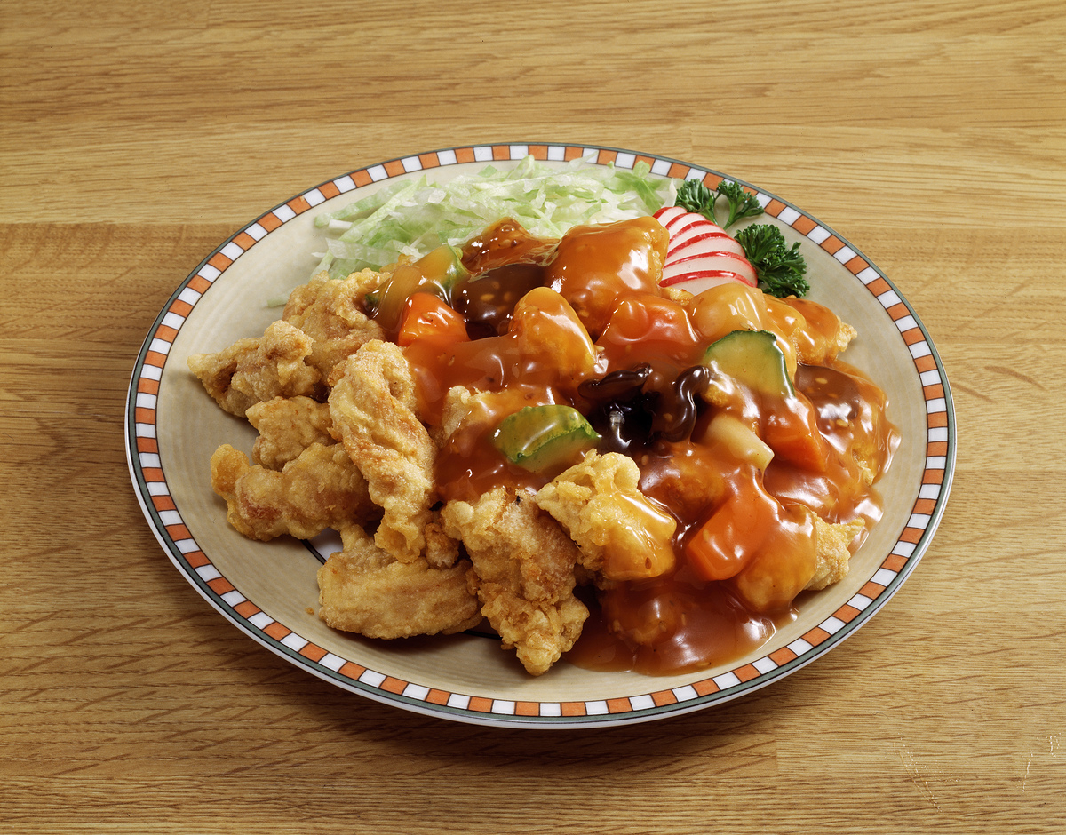 불붙은 마트 초저가 경쟁, 치킨·피자에 탕수육도 반값