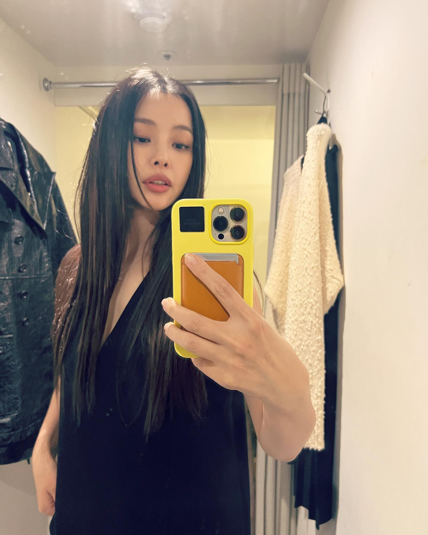이하늬 친구 거울 셀카