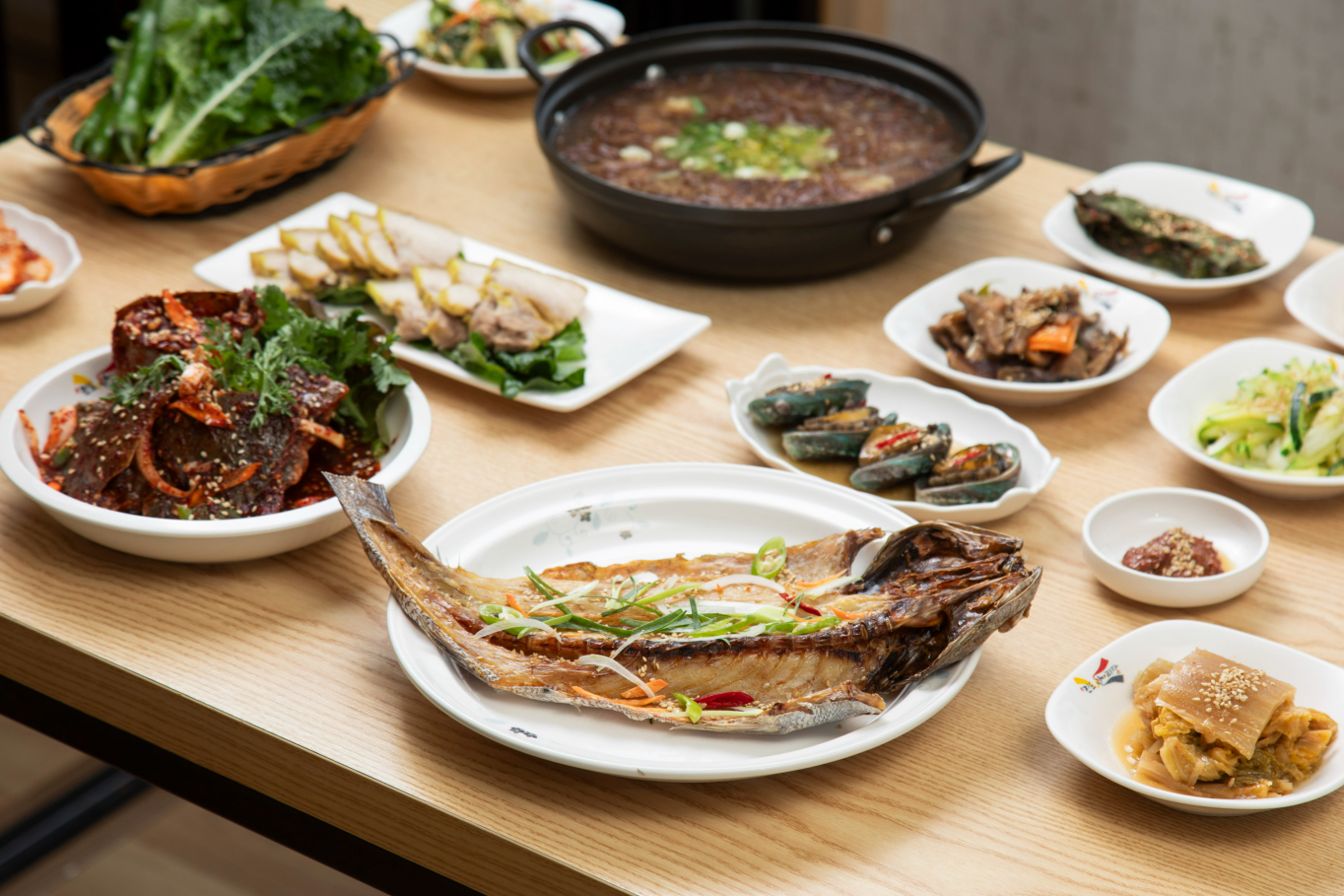 [맛집로드] 청정 바다에 머문 남도의 보배로운 맛, 진도 향토 음식점