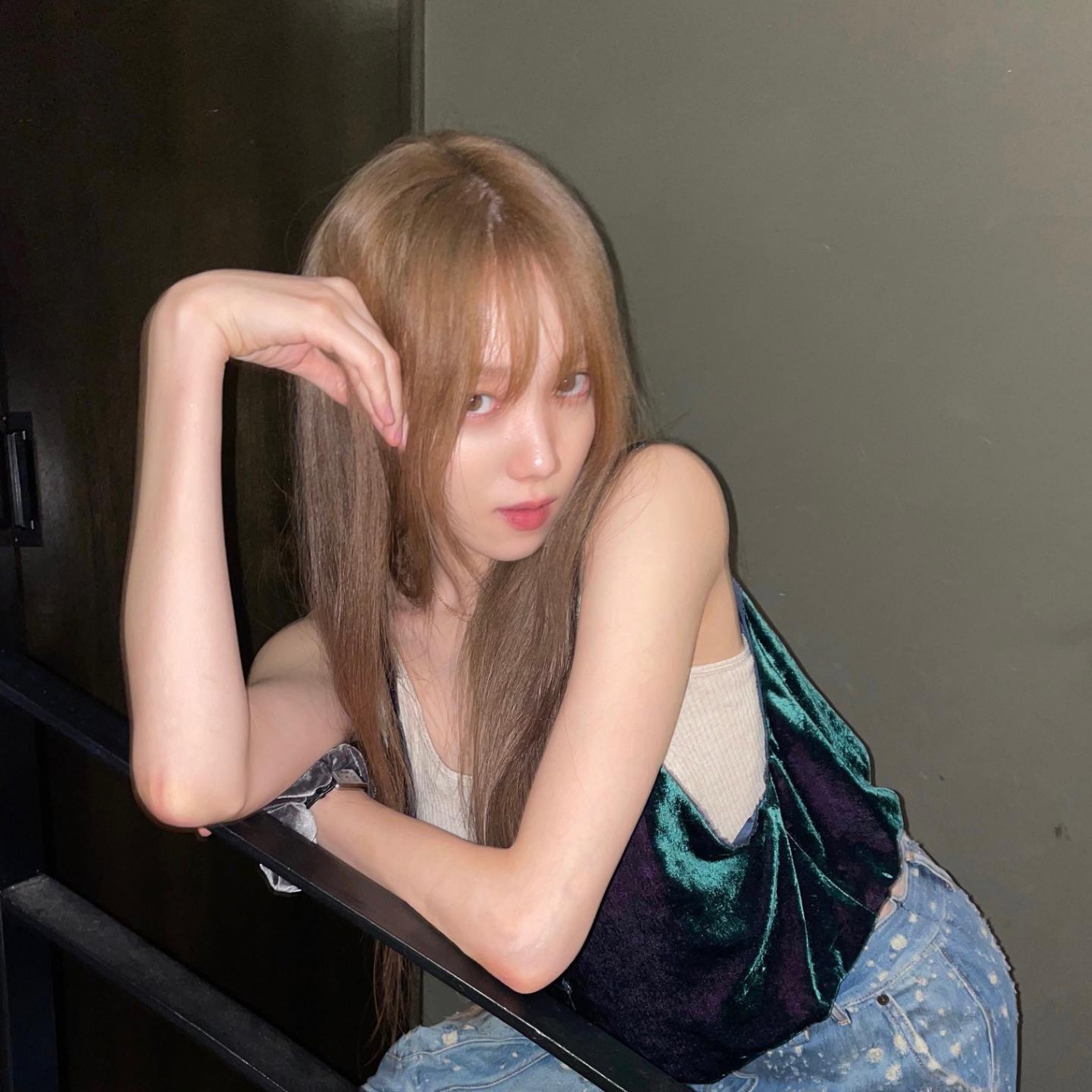 이성경, 신비로운 갈색 눈동자+갈색 머리의 완벽한 조화
