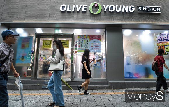 갑질은 맞고 지배적 사업자는 아냐… 최악 시나리오 피한 CJ올리브영