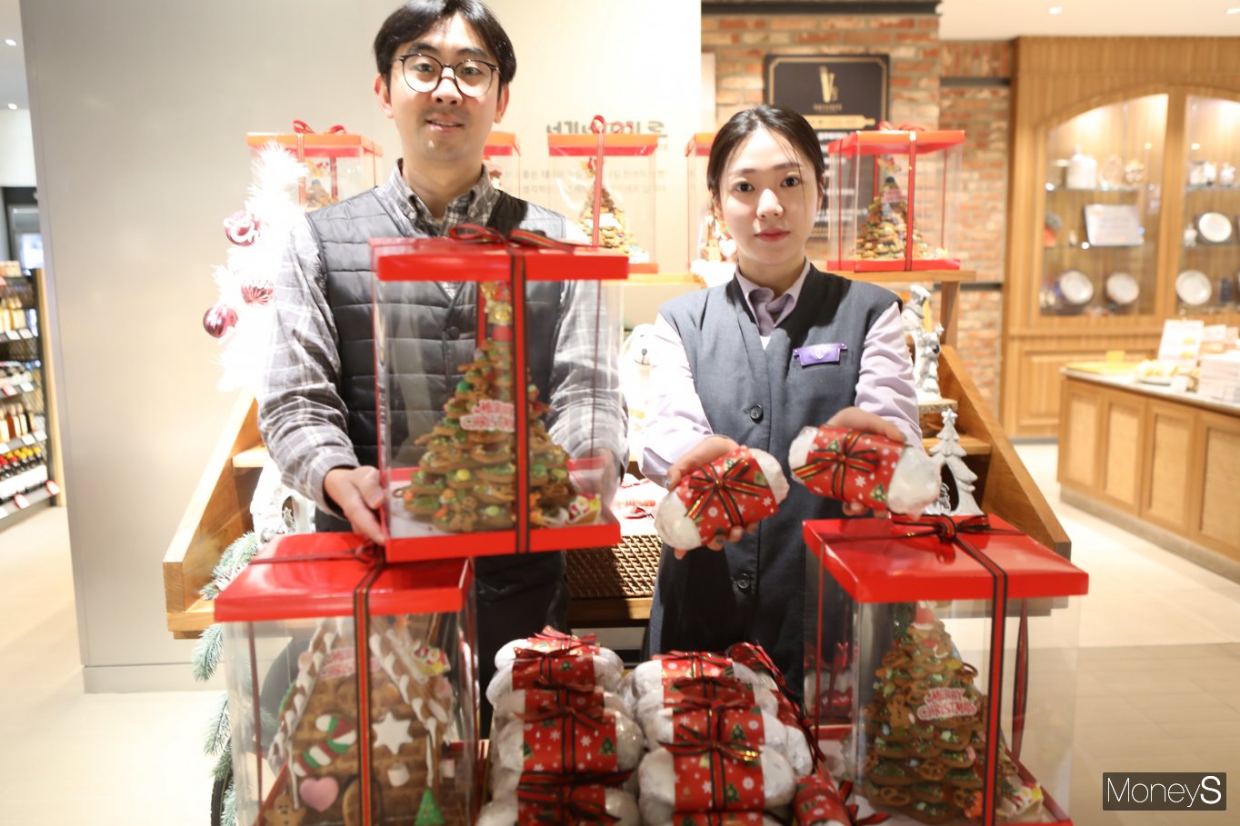 [머니S포토] 롯데百광주점 독일 X-마스 케익·쿠키 맛보세요