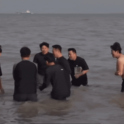가을야구 못 가면 겨울바다 입수… 한화 류현진, 고참들과 공약 이행