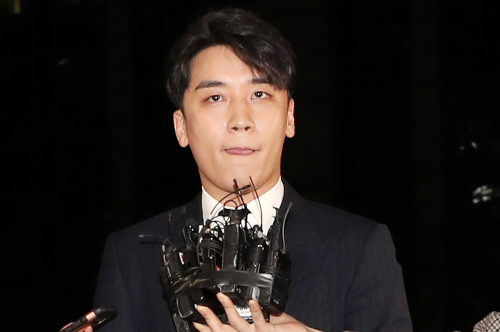 XX 예쁜 여자랑 도둑처럼… 승리, 뼈해장국집서 포착