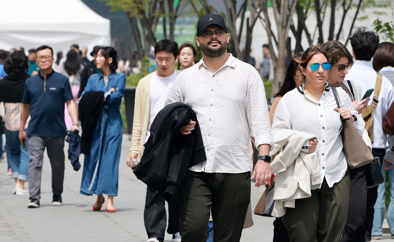 [내일 날씨] 전국, 강한 바람과 건조주의… 낮 최고 24도