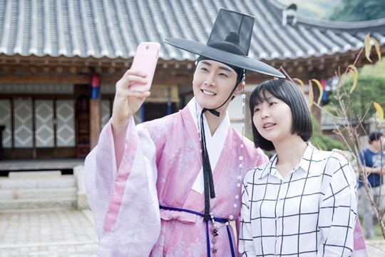 [STARCAST 20141003 ] Shocking! Jung il woo dates with his girlfriend at