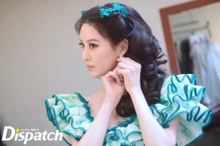 [OTHER][10-11-2014]SeoHyun tham dự buổi họp báo cho vở nhạc kịch mới của cô "Gone With The Wind" - Page 10 143341340_45