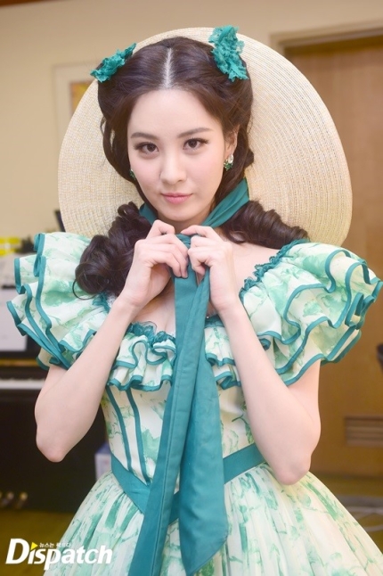 [OTHER][10-11-2014]SeoHyun tham dự buổi họp báo cho vở nhạc kịch mới của cô "Gone With The Wind" - Page 10 143341866_48