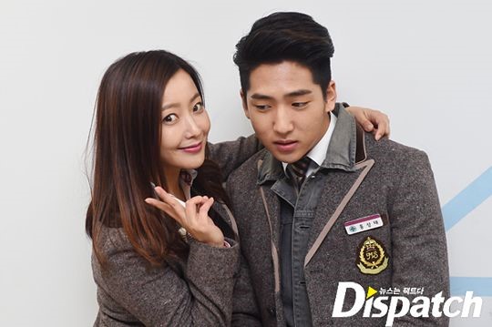Behind-the-scenes photo from 'Angry Mom' drama with Baro proves Kim Hee Sun  is eternally youthful