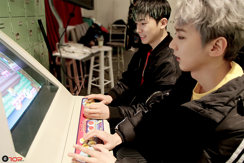 [스타캐스트] 틴탑만 보고 있어도 치아 만개! 다섯 명의 꿀잼 ‘하이파이브’ 자켓 촬영장