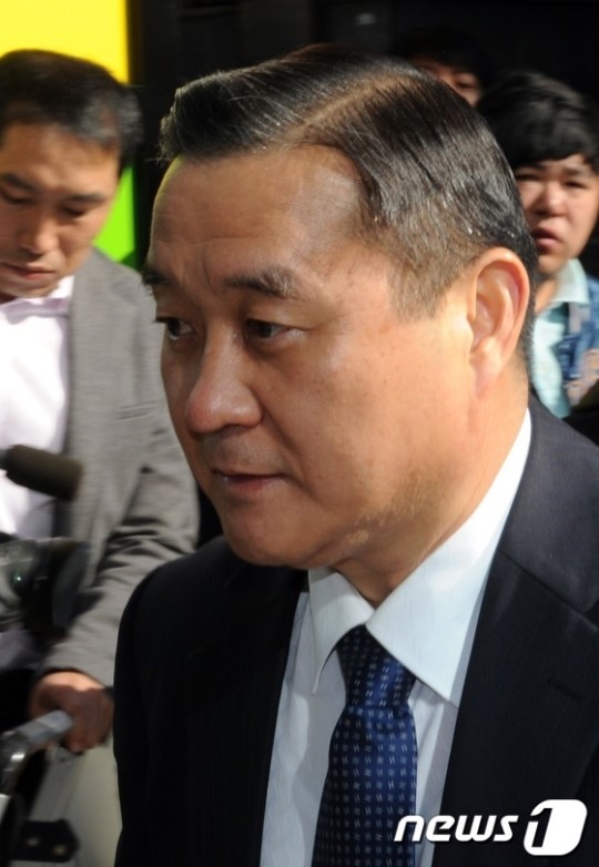 사저부지 매입 실무 담당 김태환, 내곡동 특검팀 출석