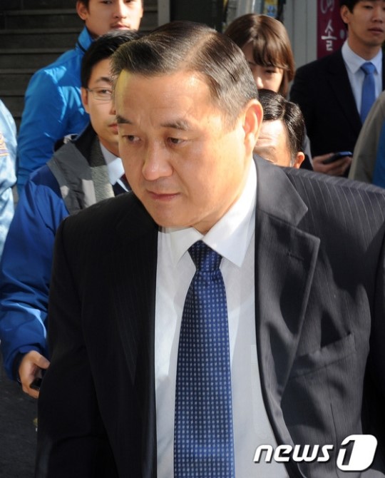 사저부지 매입 실무 담당 김태환, 내곡동 특검팀 출석